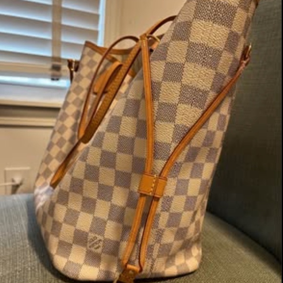 Louis Vuitton Neverfull MM - Picture 3 of 4